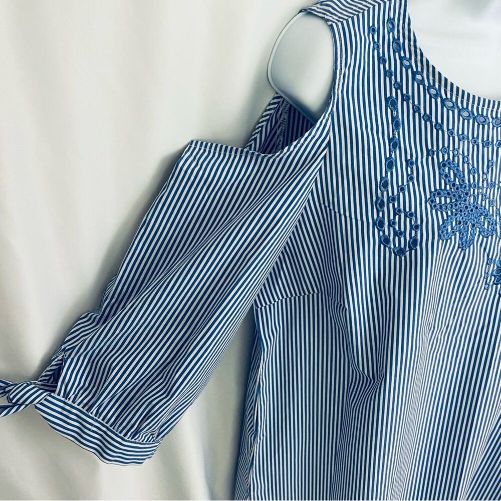 Multiples Open Shoulder Top Size Large - Picture 5 of 12